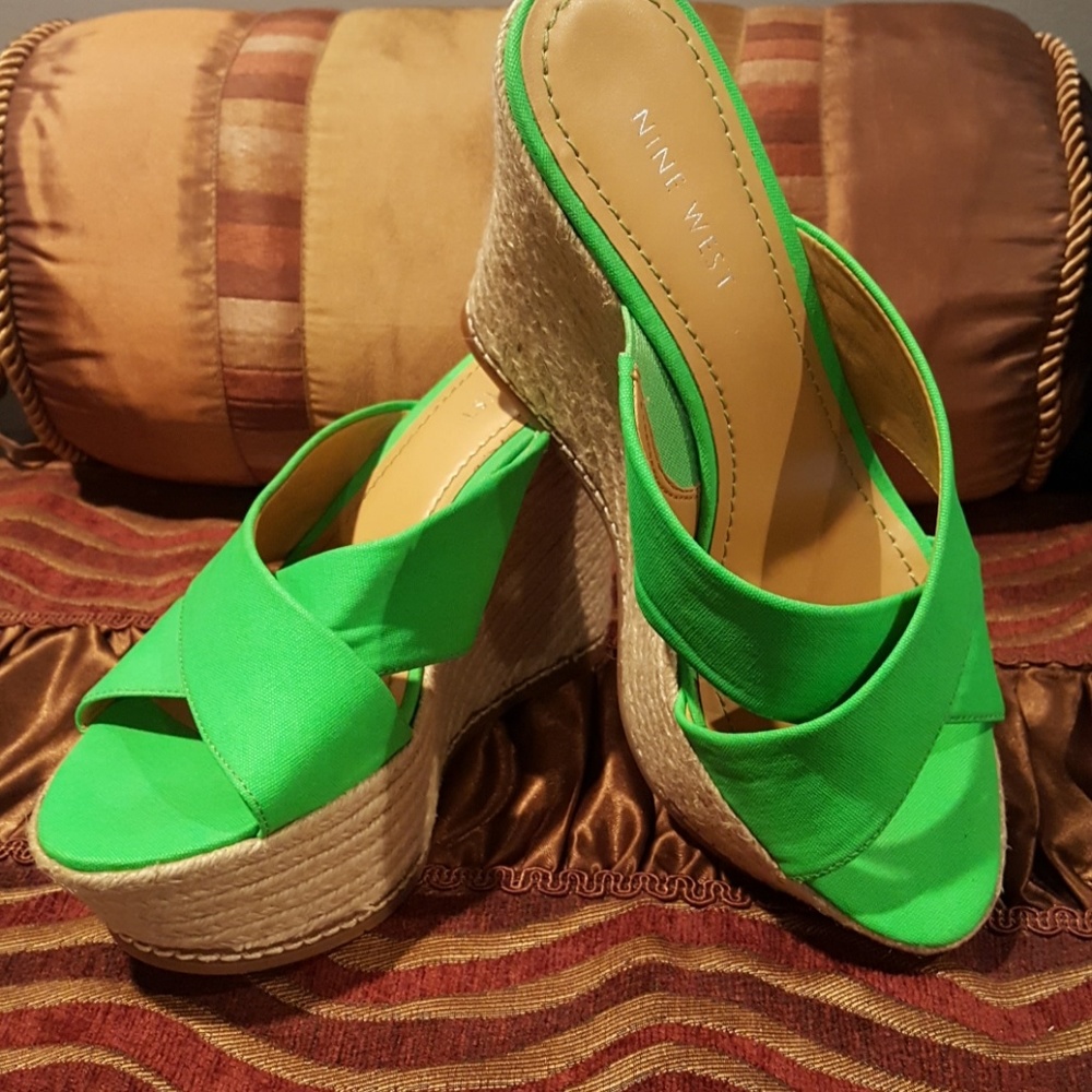 NWOT Nine West Wedged Sandals